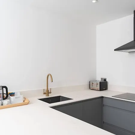 Stunning New 1 Bed Apartment In Marazion. Exterior photo