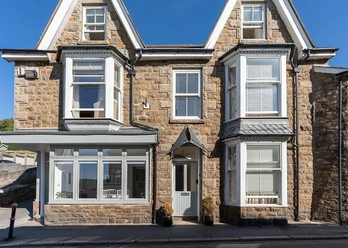Stunning New 1 Bed Apartment In Marazion.