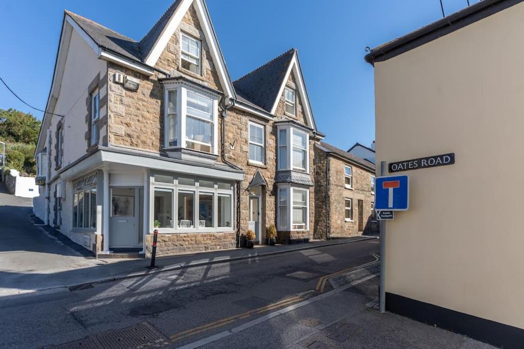 Stunning New 1 Bed In Marazion. *