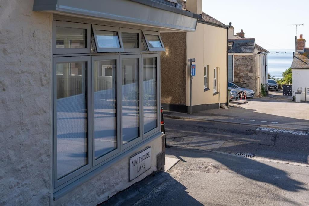 Stunning New 1 Bed In Marazion. Apartment