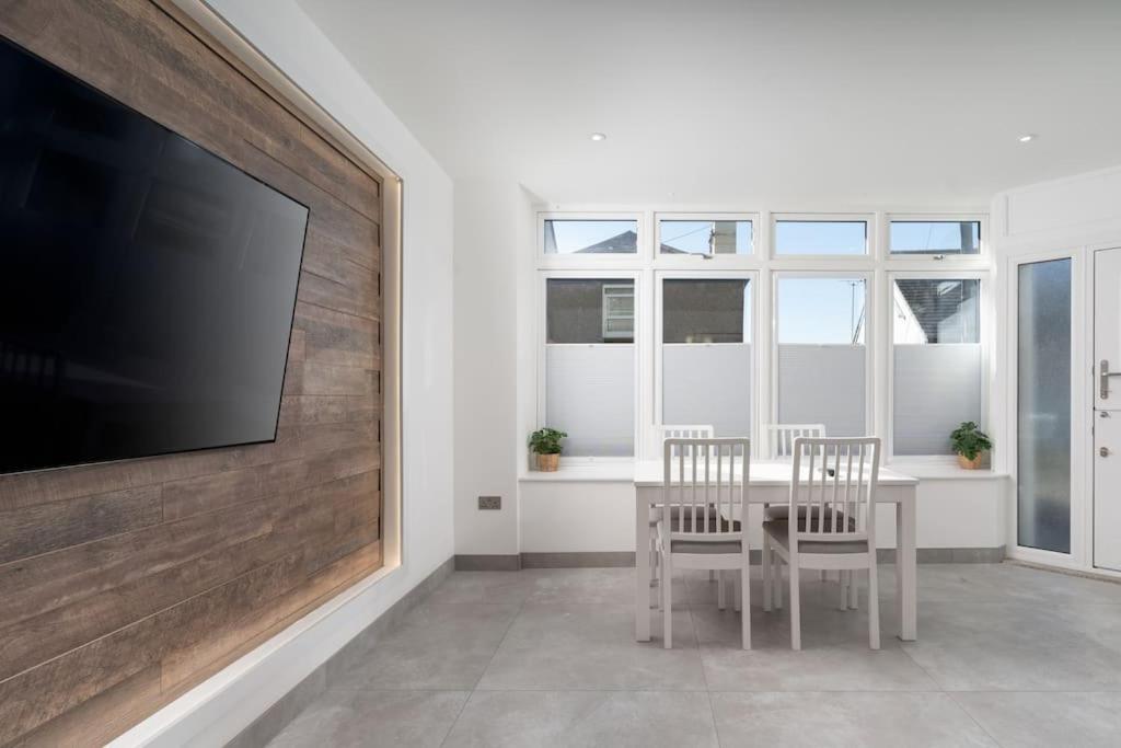 Apartment Stunning New 1 Bed In Marazion. *